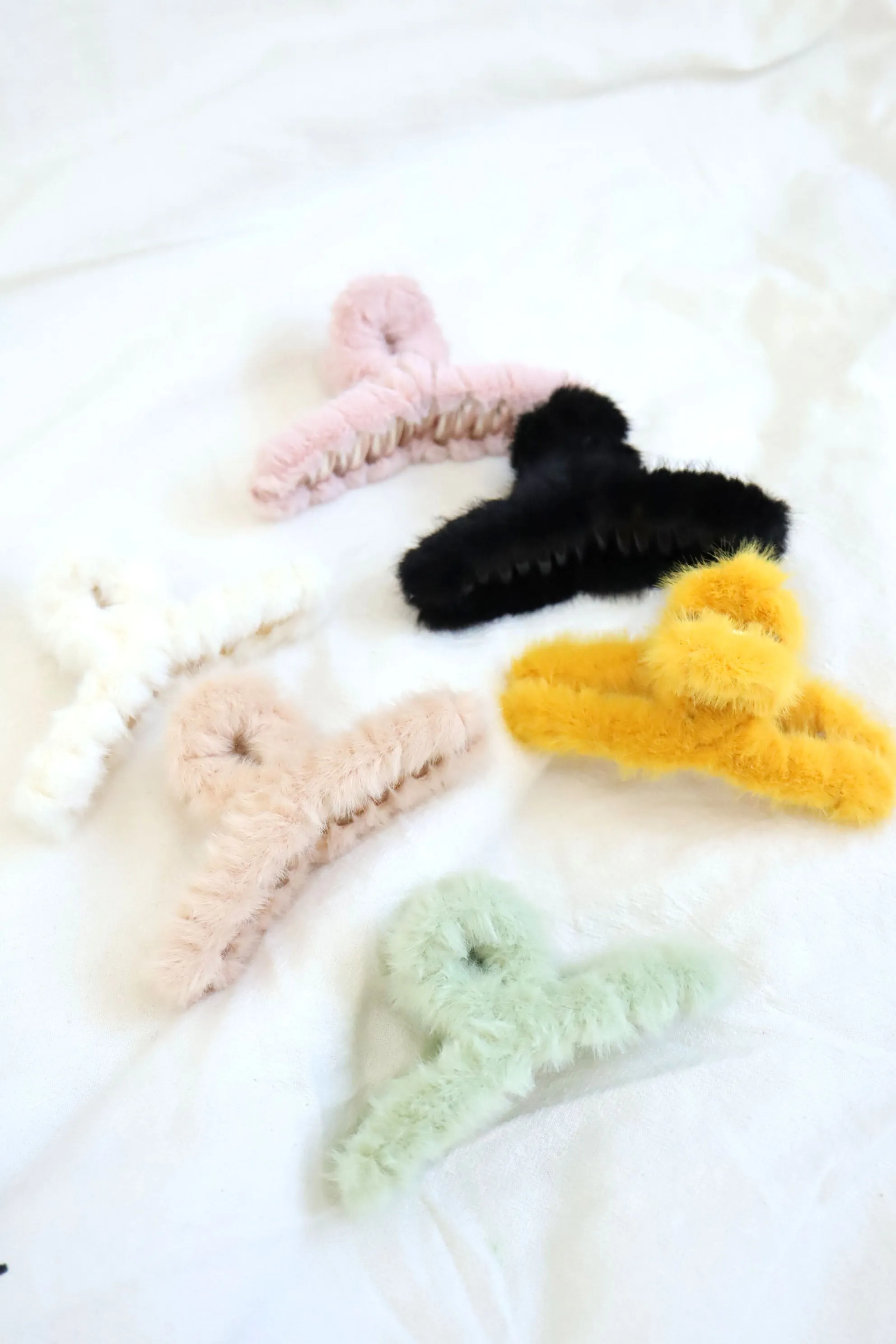 Faux Fur Fuzzy S Curve Large Hair Claw Clip